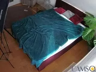 voyeurcam-julmodels-whitebed-5’s Camsoda Profile Image
