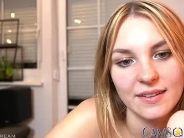 celinecream’s Chaturbate Profile Image