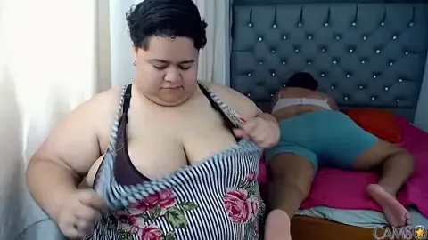 hotlesby4uxxx’s Stripchat Profile Image