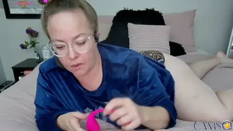 julimonroe’s Stripchat Profile Image