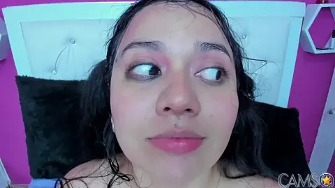 Picture of mia_roux13 from Stripchat