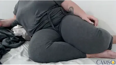sweeti_Em’s Stripchat Profile Image